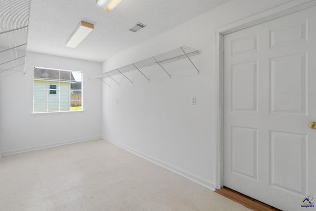 102 Meadow Court, Warner Robins, GA 31088