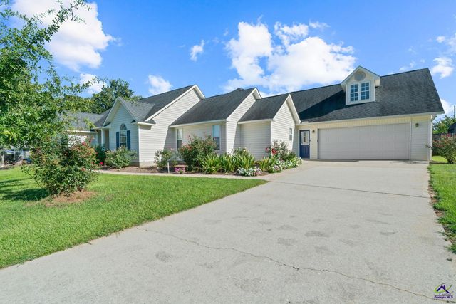 102 Meadow Court, Warner Robins, GA 31088