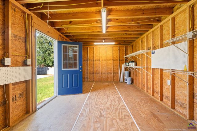 102 Meadow Court, Warner Robins, GA 31088