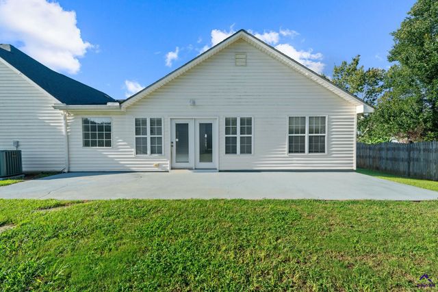 102 Meadow Court, Warner Robins, GA 31088