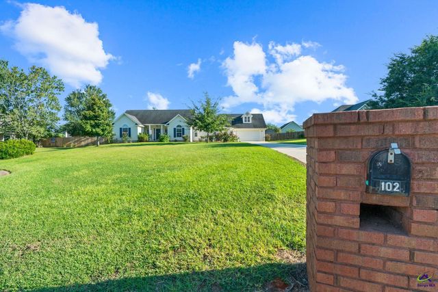 102 Meadow Court, Warner Robins, GA 31088
