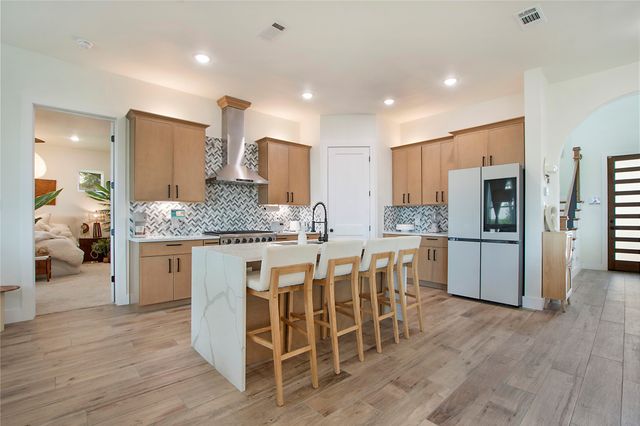 301 Paint Pony Trail N, Fort Worth, TX 76108