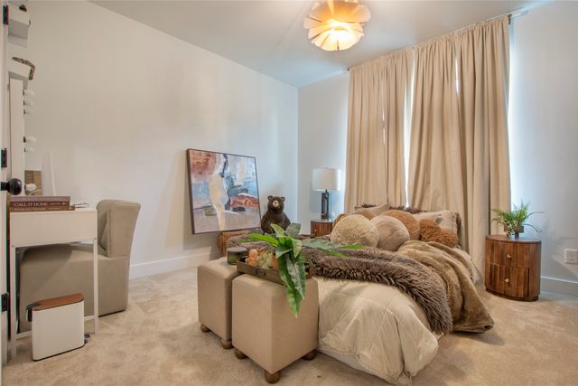 301 Paint Pony Trail N, Fort Worth, TX 76108