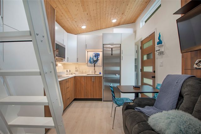 301 Paint Pony Trail N, Fort Worth, TX 76108