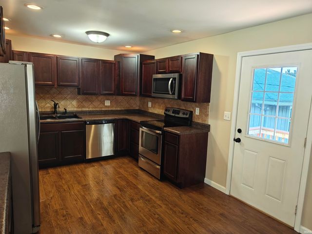 6401 E Oak Street, Evansville, IN 47715