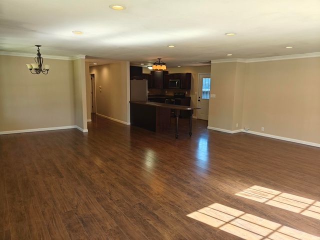 6401 E Oak Street, Evansville, IN 47715