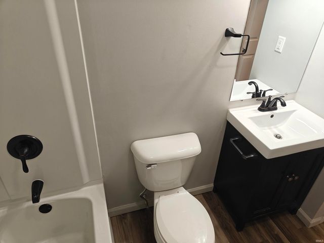 6401 E Oak Street, Evansville, IN 47715