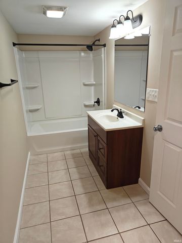 6401 E Oak Street, Evansville, IN 47715