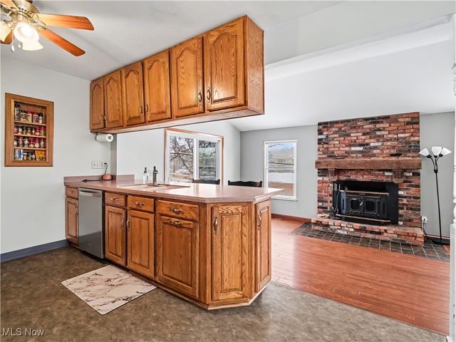 10000 Munich Drive, Parma, OH 44130