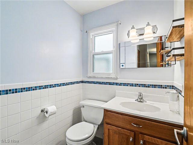 10000 Munich Drive, Parma, OH 44130