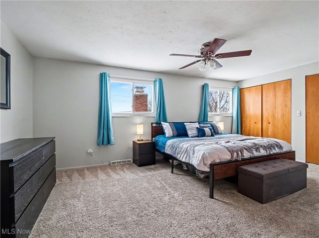 10000 Munich Drive, Parma, OH 44130