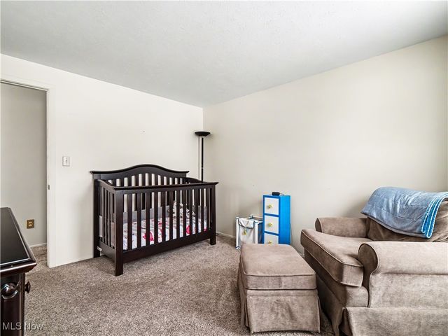 10000 Munich Drive, Parma, OH 44130