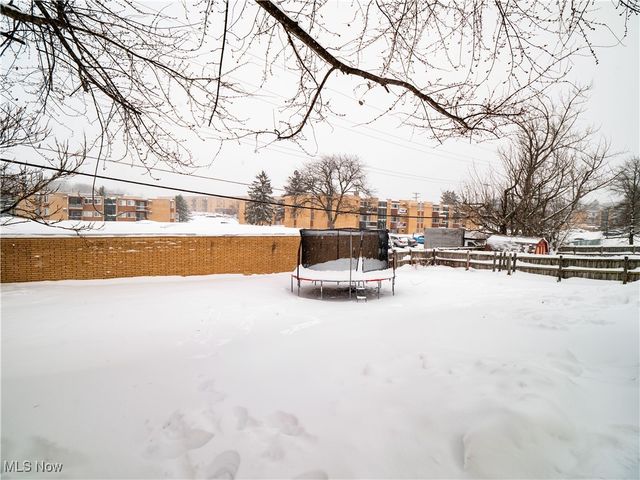 10000 Munich Drive, Parma, OH 44130