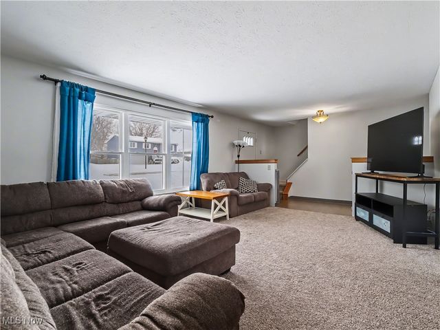 10000 Munich Drive, Parma, OH 44130