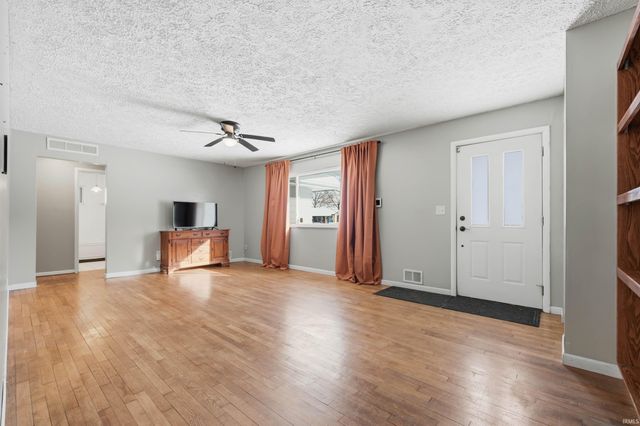 607 N Shellbark Road, Muncie, IN 47304