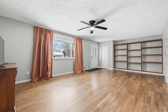 607 N Shellbark Road, Muncie, IN 47304