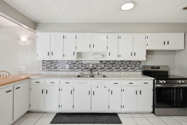 607 N Shellbark Road, Muncie, IN 47304