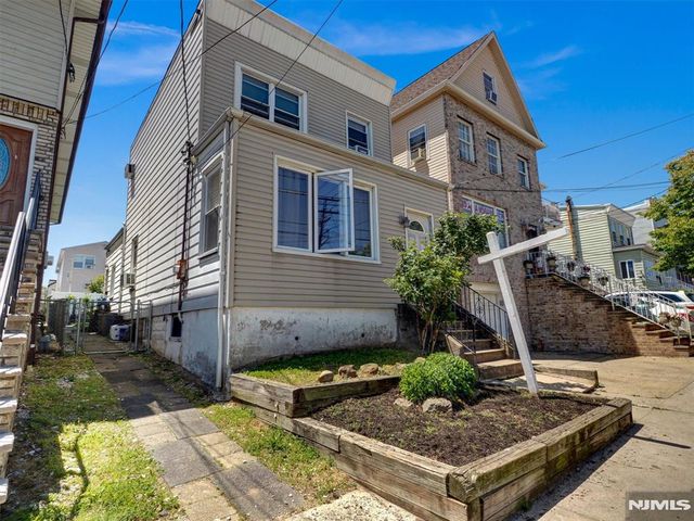 24 54th Street, Bayonne, NJ 07002