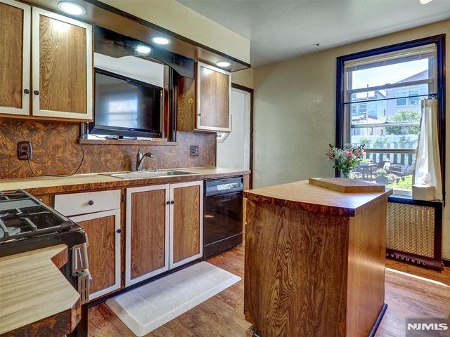 24 54th Street, Bayonne, NJ 07002