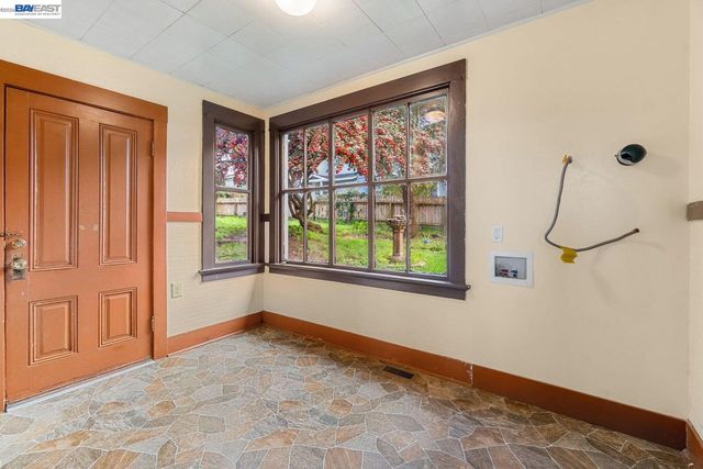 2303 Union St, Eureka, CA 95501