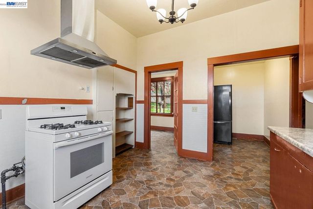 2303 Union St, Eureka, CA 95501