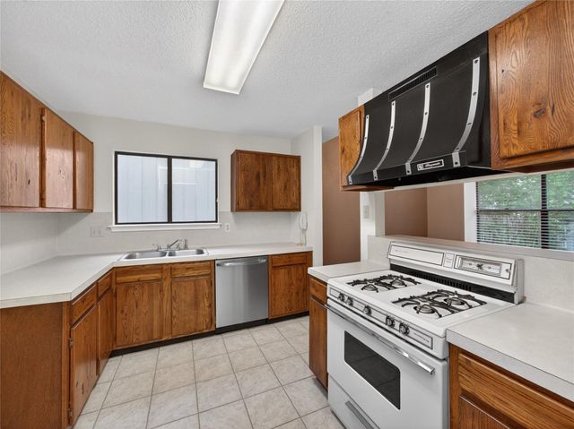 3609 Oak Creek DR, Austin, TX 78727