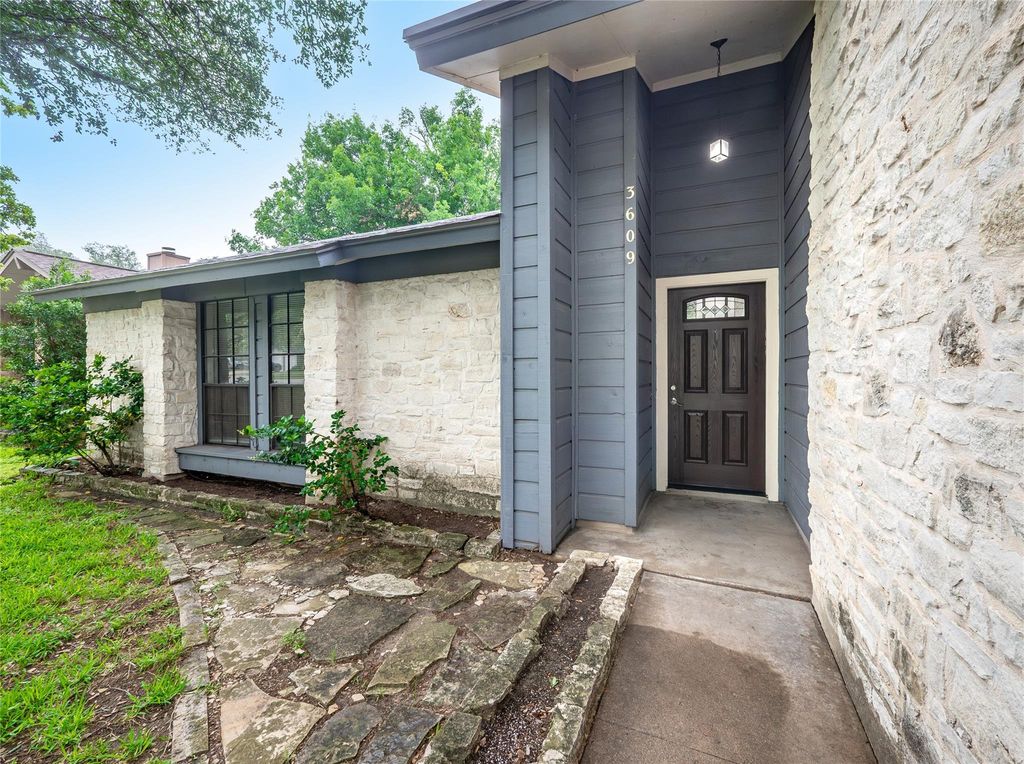 3609 Oak Creek DR, Austin, TX 78727