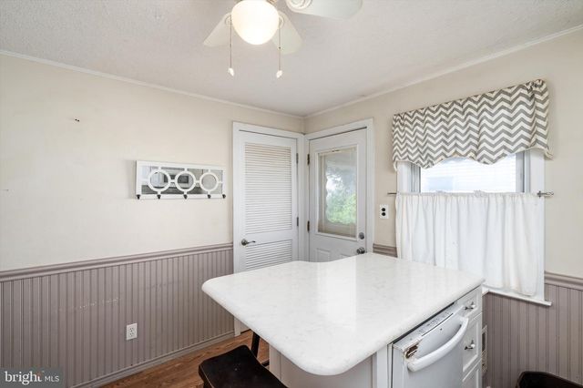 8 BENSON LN, Hamilton, NJ 08610