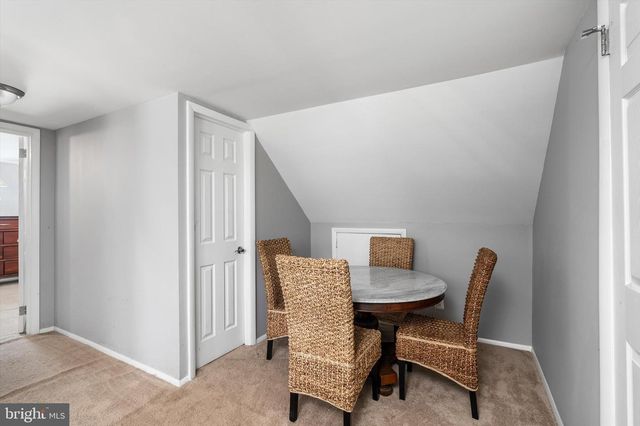 8 BENSON LN, Hamilton, NJ 08610