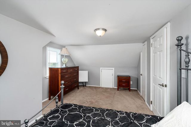 8 BENSON LN, Hamilton, NJ 08610