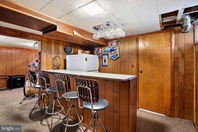 8 BENSON LN, Hamilton, NJ 08610