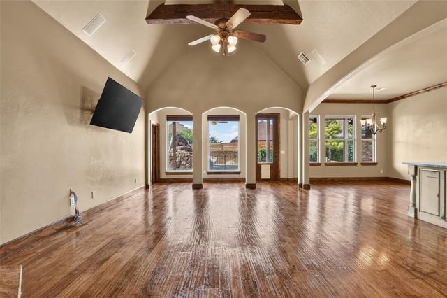 9021 NW 148th Place, Yukon, OK 73099
