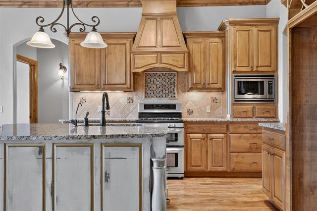 9021 NW 148th Place, Yukon, OK 73099