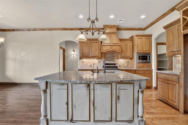 9021 NW 148th Place, Yukon, OK 73099