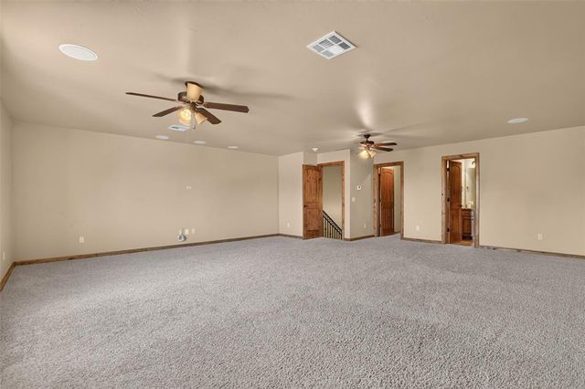 9021 NW 148th Place, Yukon, OK 73099