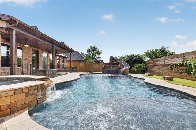 9021 NW 148th Place, Yukon, OK 73099