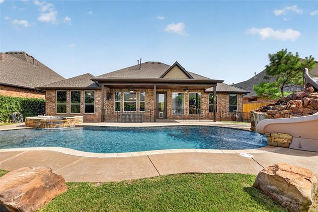 9021 NW 148th Place, Yukon, OK 73099