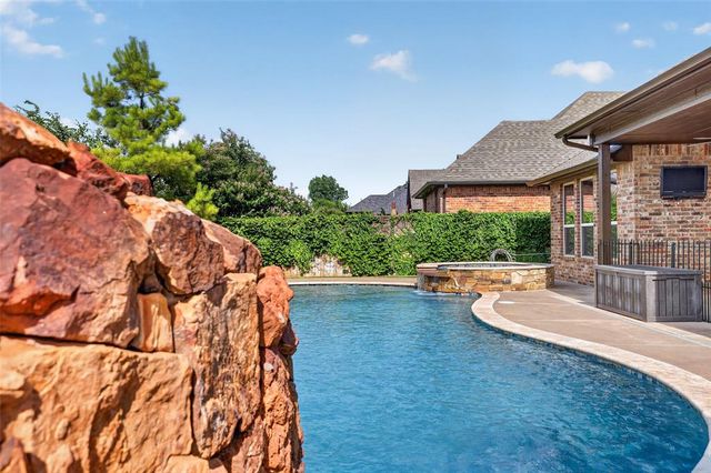 9021 NW 148th Place, Yukon, OK 73099