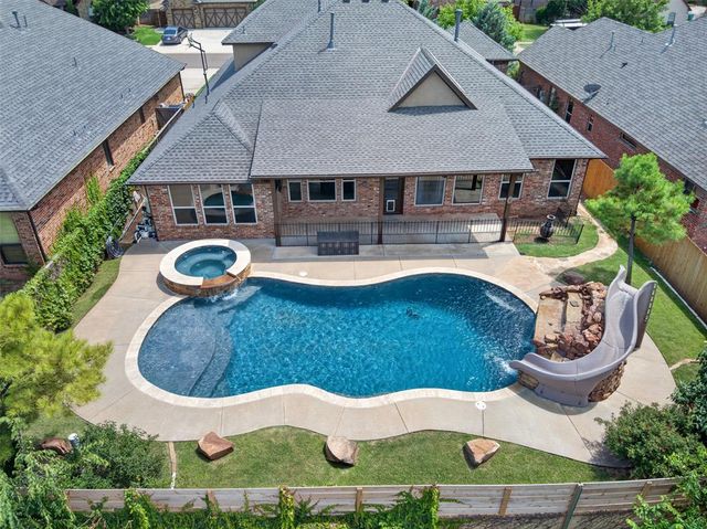 9021 NW 148th Place, Yukon, OK 73099