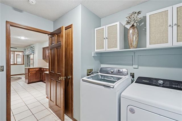 11724 Craig Street, Overland Park, KS 66210