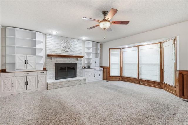 11724 Craig Street, Overland Park, KS 66210