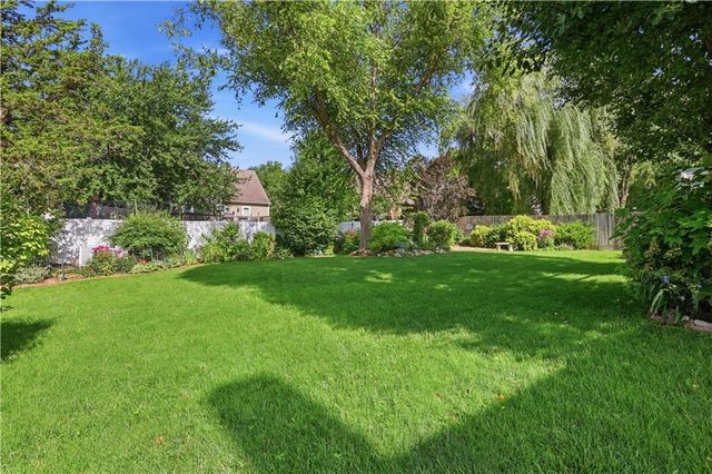 11724 Craig Street, Overland Park, KS 66210
