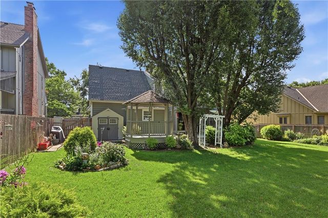 11724 Craig Street, Overland Park, KS 66210