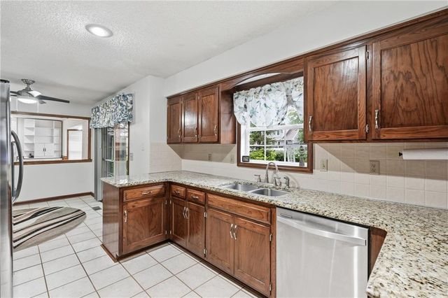 11724 Craig Street, Overland Park, KS 66210