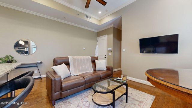 927 Cherokee Rd APT 1, Louisville, KY 40204