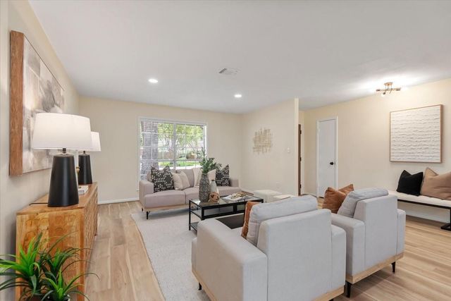 1106 Long Dr, Richmond, TX 77469