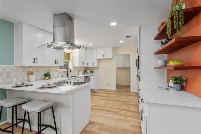 1106 Long Dr, Richmond, TX 77469