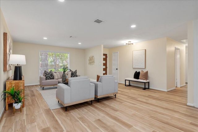 1106 Long Dr, Richmond, TX 77469