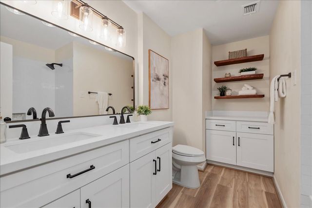 1106 Long Dr, Richmond, TX 77469