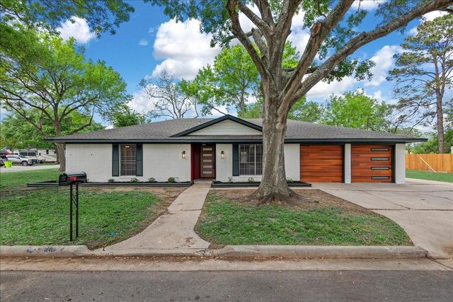 1106 Long Dr, Richmond, TX 77469